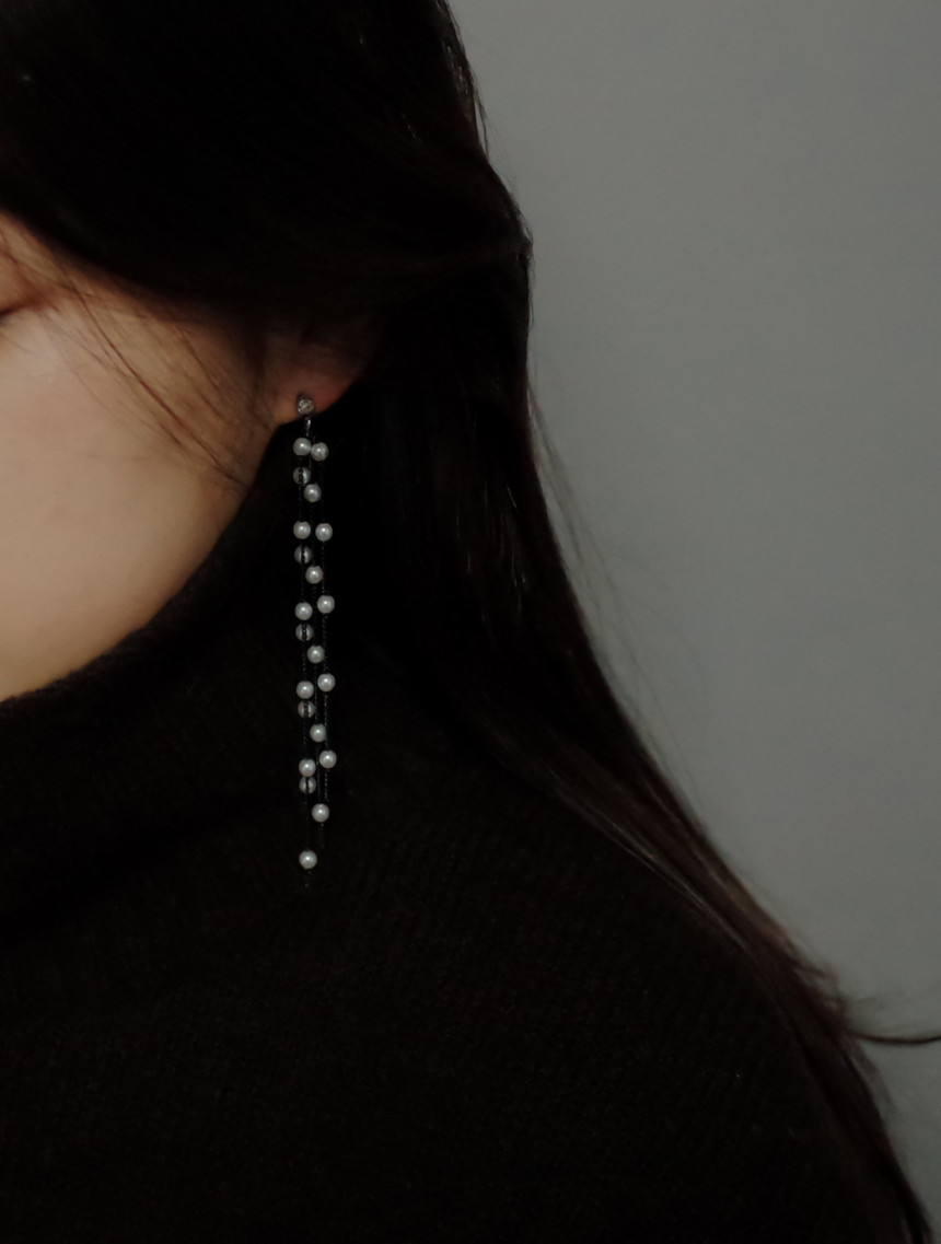 <b><p>NO.87 Rainy Day Pearl drop Stylish Chic Unique</p></b><b><p>NO.87 レイニーデイ パールドロップイヤリング スタイリッシュな シックな ユデザイン</p></b><br /><br /><p align='center'>