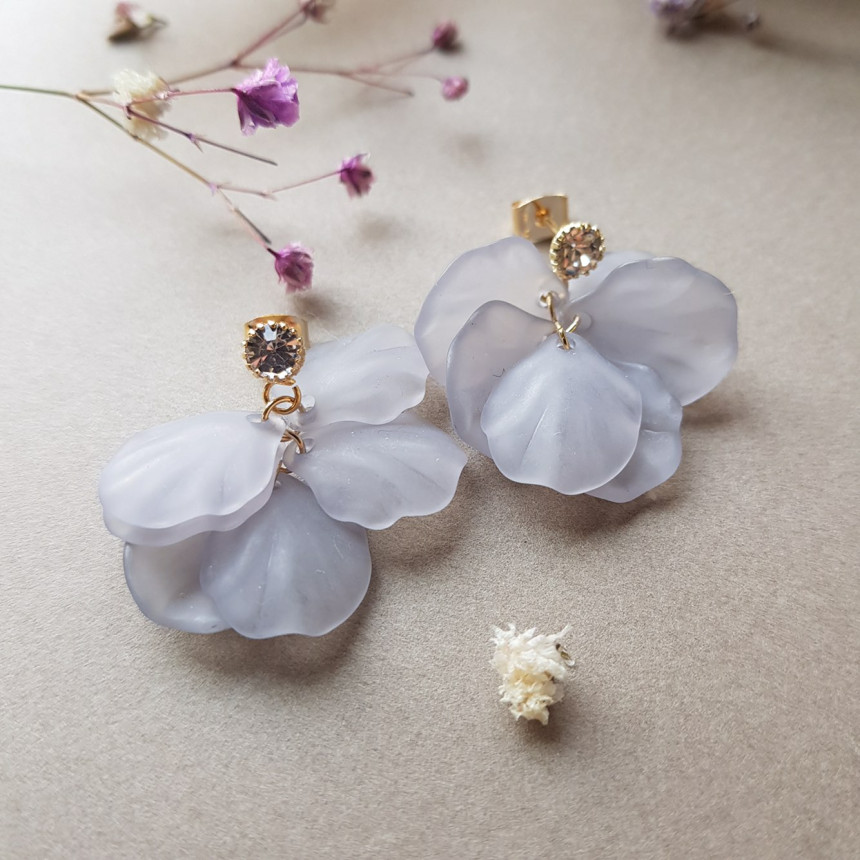 <b><p>Judy Cubic Petaloma Ha Drop Earrings 5cor</p></b><b><p>ジュディ キュービック 花びらホマイカ ドロップイヤリング 5色 女性コーネート</p></b><br /><br /><p align='center'>