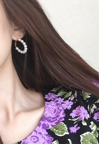 <b><p>Pearl Ring Ers 1523 Simple Unique Outwd look</p></b><b><p>パールリングピアス 1523 シンプルユニーク 外出ルックコーディネート ラブリー</p></b><br /><br /><p align='center'>