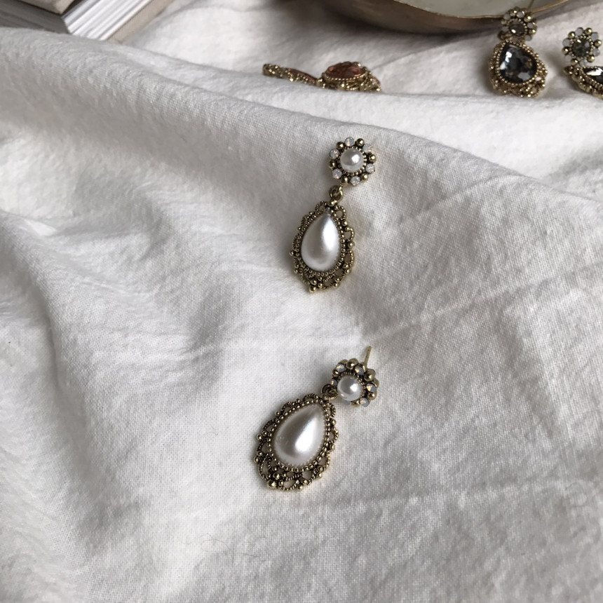 <b><p>Possible eaves Tab Cubic Prl Antique Drop</p></b><b><p>グィチ可能 タブ キュービック真珠 アンティーク ドロップ イヤリング 5色 フェミニンな感性ムード</p></b><br /><br /><p align='center'>