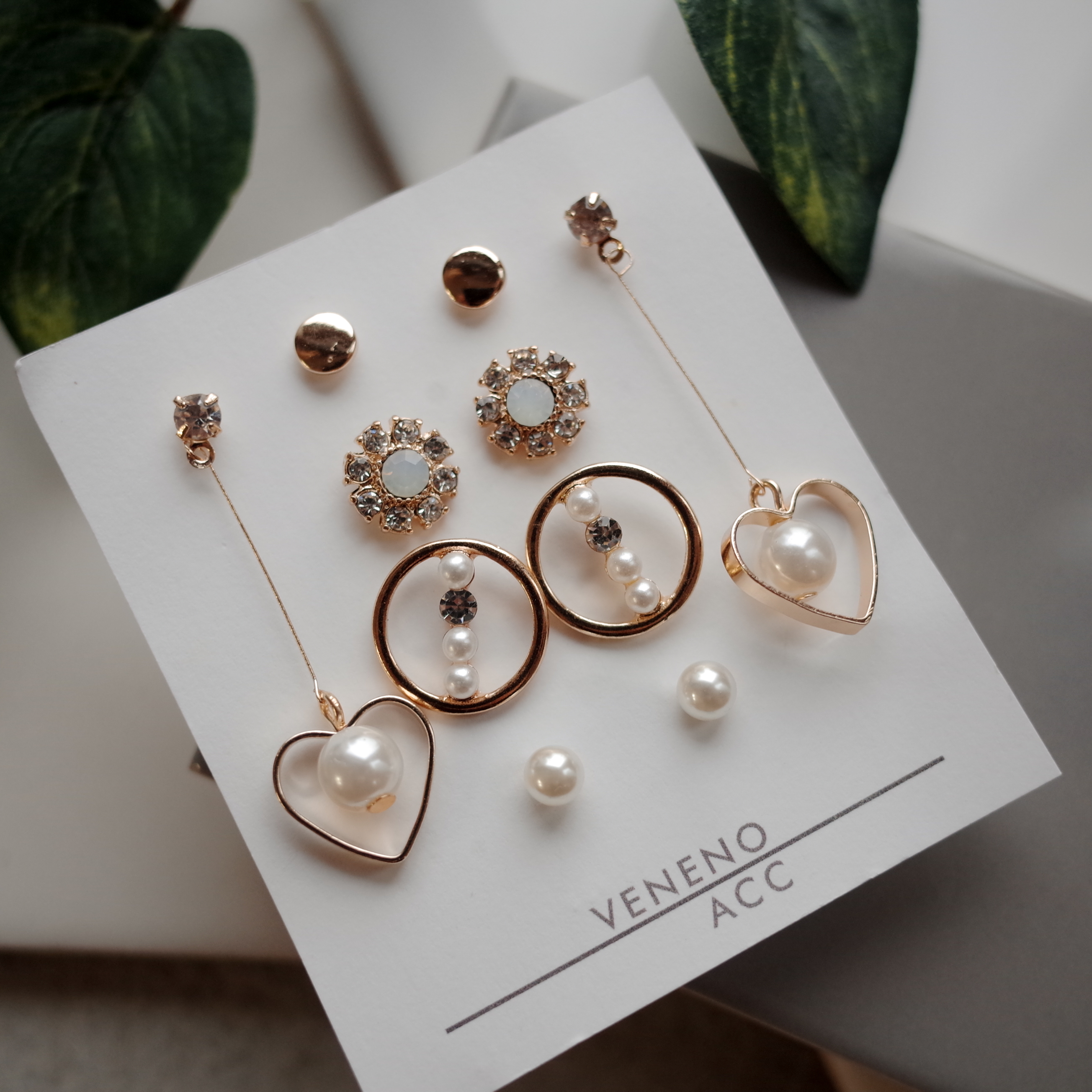 <b><p>White Day Lovely SET Earrings Stylish Unique</p></b><b><p>ホワイトデー ラブリーSETイヤリング スタイリッシュな ユニークなデザイン ベーシッ</p></b><br /><br /><p align='center'>