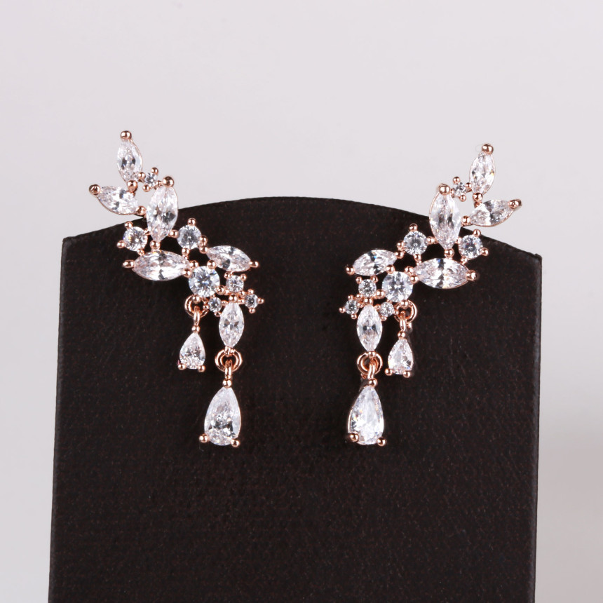 <b><p>Bollare Ehook Point Q Ergs SPE410 Stylish</p></b><b><p>ボラレ グィトインポイントQイヤリング SPE410 洗練されたスタイル 特別な</p></b><br /><br /><p align='center'>