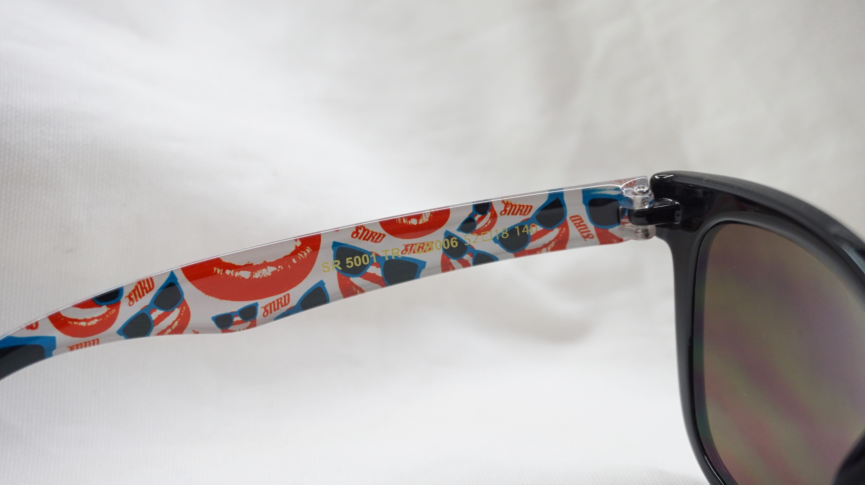 <b><p>SNRD sunglasses light Sporty Kean</p></b><b><p>SNRDサングラス 軽い スポーティーな 韓国語</p></b><br /><br /><p align='center'>