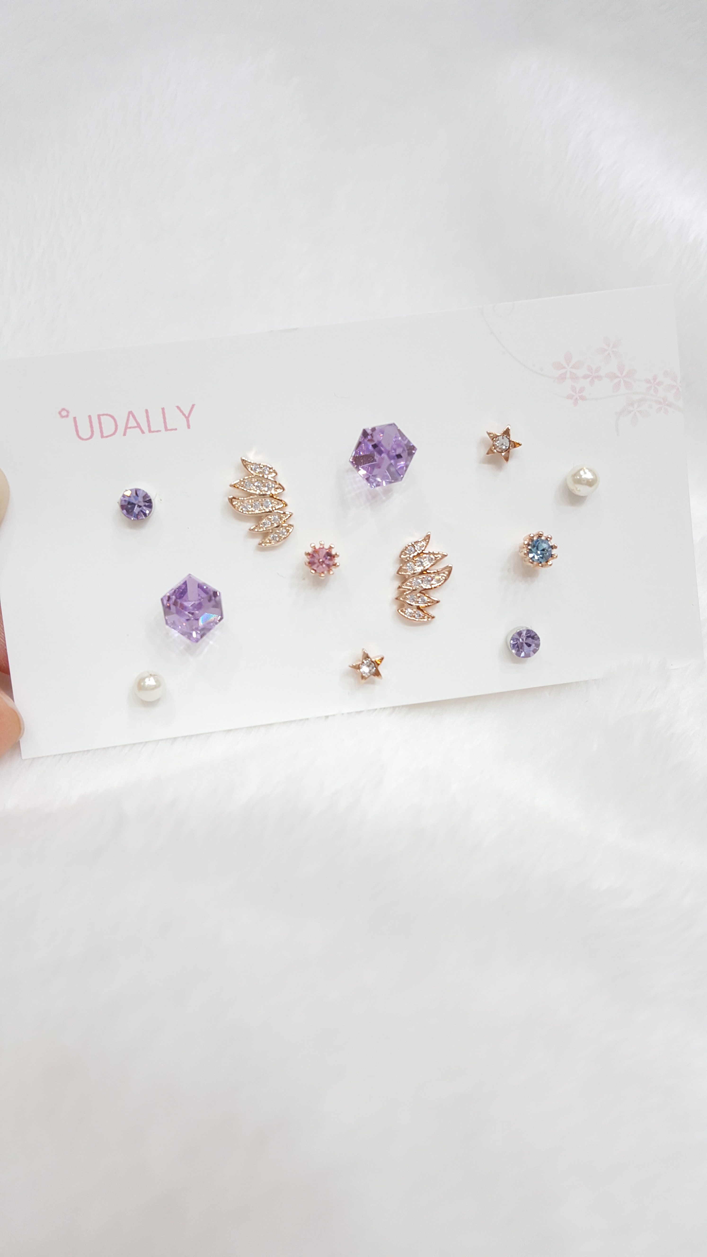 <b><p>wing Look at the lavender. Sisfactory Easy</p></b><b><p>翼 ラベンダー紫 満足のいく 愛ウム 簡単スタイル 清純イヤリング デートルック</p></b><br /><br /><p align='center'>