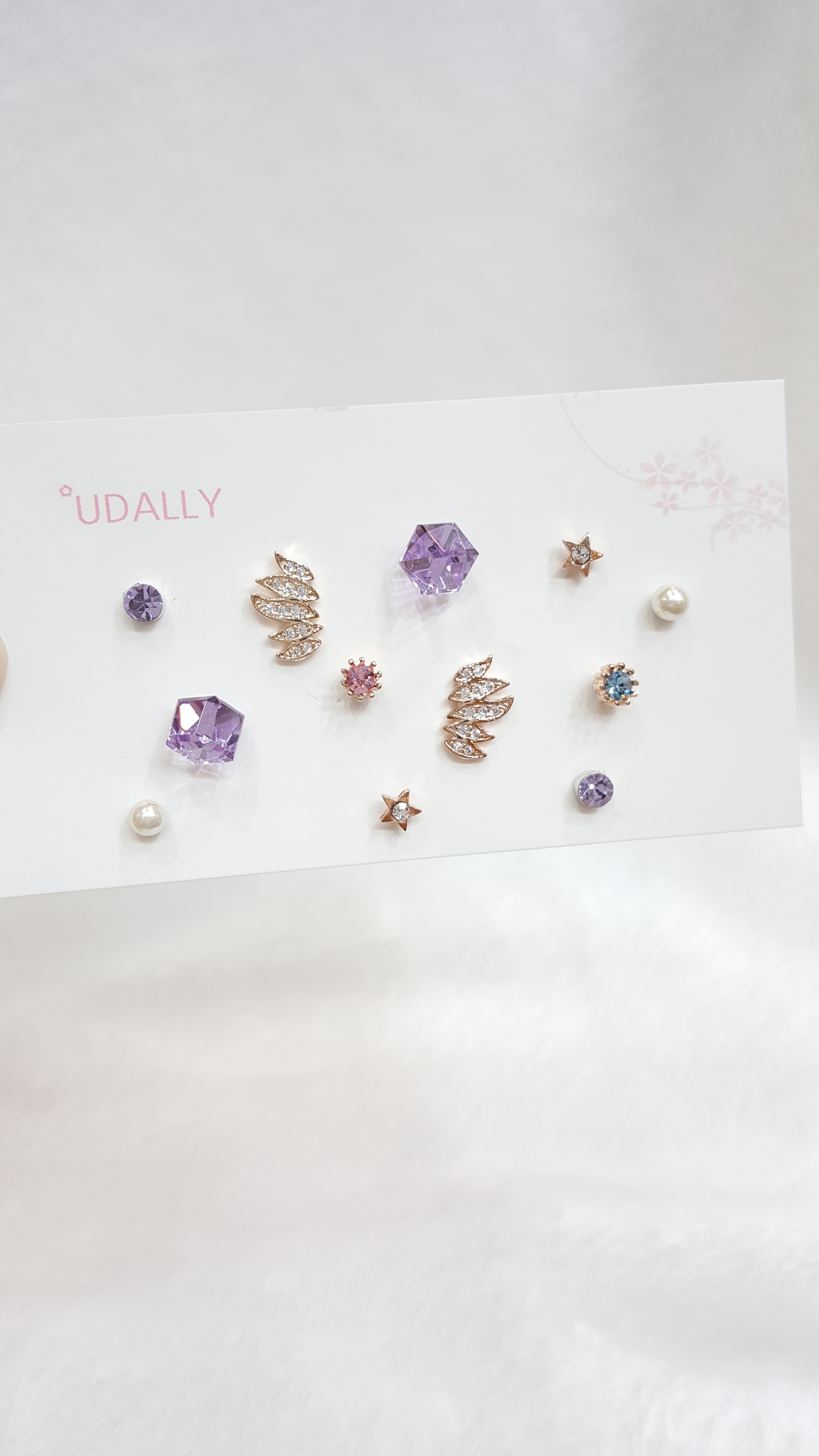 <b><p>wing Look at the lavender. Sisfactory Easy</p></b><b><p>翼 ラベンダー紫 満足のいく 愛ウム 簡単スタイル 清純イヤリング デートルック</p></b><br /><br /><p align='center'>