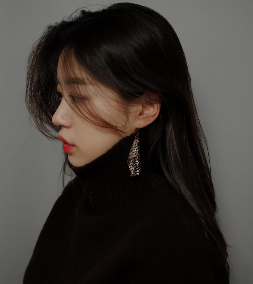 <b><p>NO103 Mesh pickle Three-dimensional earrings</p></b><b><p>NO103 メッシュさらさら 立体的なイヤリング スタイリな シックな ユニーデザイン</p></b><br /><br /><p align='center'>