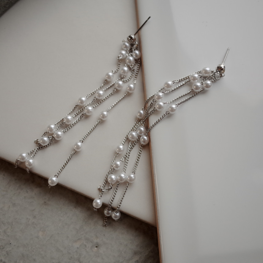 <b><p>NO.87 Rainy Day Pearl drop Stylish Chic Unique</p></b><b><p>NO.87 レイニーデイ パールドロップイヤリング スタイリッシュな シックな ユデザイン</p></b><br /><br /><p align='center'>