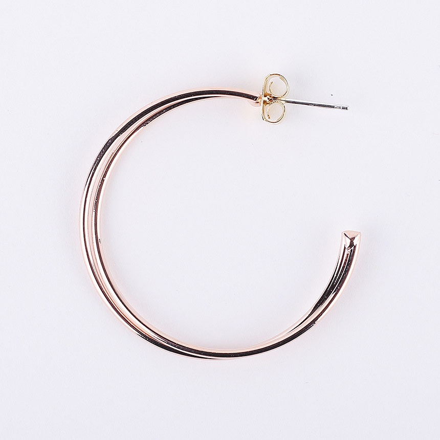 <b><p>Sina cross open rg ear Look-Ahd Crdtion Casual</p></b><b><p>品川 クロス オープン リング イヤ 出勤ルックコーディネート カジュアルな スタイリッシュ</p></b><br /><br /><p align='center'>