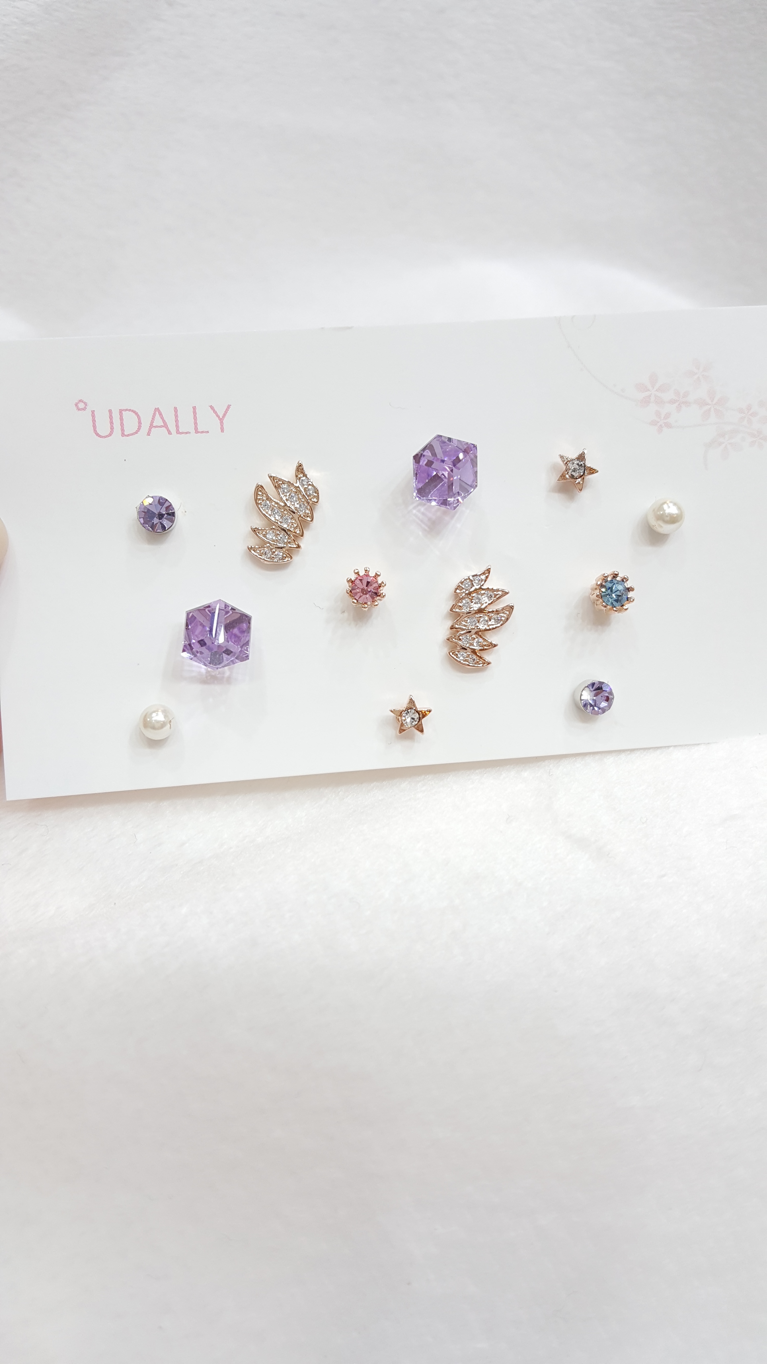 <b><p>wing Look at the lavender. Sisfactory Easy</p></b><b><p>翼 ラベンダー紫 満足のいく 愛ウム 簡単スタイル 清純イヤリング デートルック</p></b><br /><br /><p align='center'>