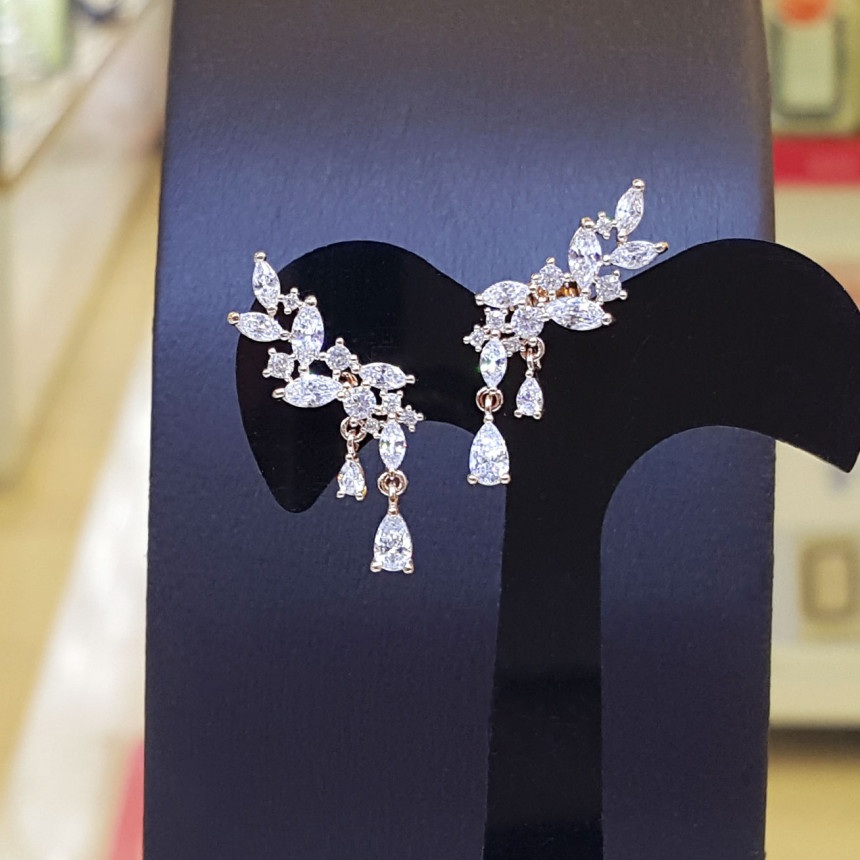 <b><p>Bollare Ehook Point Q Ergs SPE410 Stylish</p></b><b><p>ボラレ グィトインポイントQイヤリング SPE410 洗練されたスタイル 特別な</p></b><br /><br /><p align='center'>