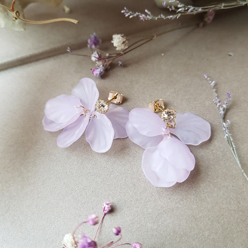 <b><p>Judy Cubic Petaloma Ha Drop Earrings 5cor</p></b><b><p>ジュディ キュービック 花びらホマイカ ドロップイヤリング 5色 女性コーネート</p></b><br /><br /><p align='center'>