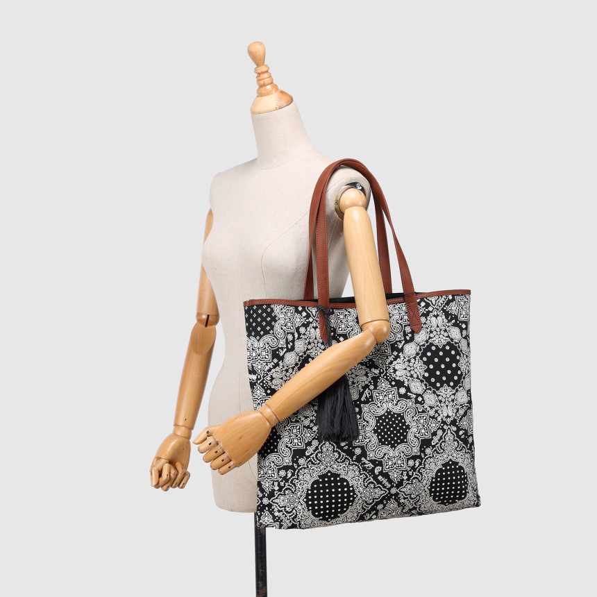 <b><p>LALA Paisley Eco Bag - Black Minimal Stylg</p></b><b><p>LALAペイズリーエコバック - ブラミニマルなスタイリングベーシ簡潔なデザインカジュアル女性春卒業</p></b><br /><br /><p align='center'>