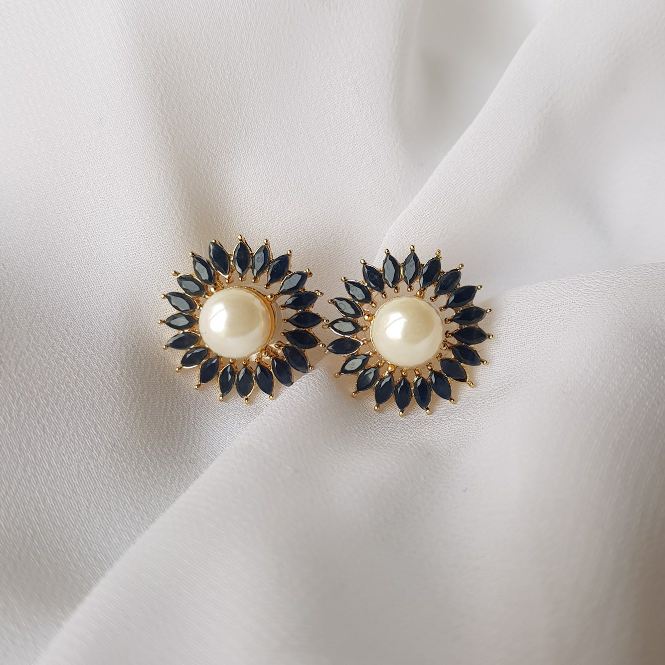 <b><p>Trout nucle Pearl Daily Erings Dp Cubic Antique</p></b><b><p>トゥルーラブ 核 真珠 デイリーピアス ドロップ キュービック アンティーク 洗練された</p></b><br /><br /><p align='center'>