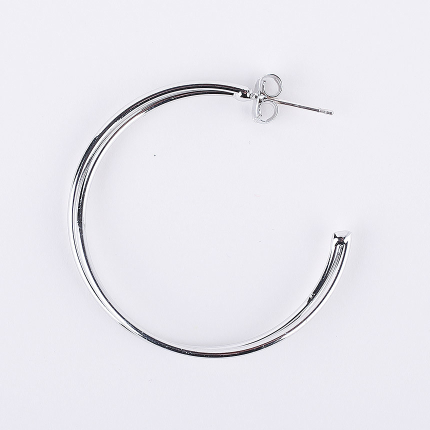 <b><p>Sina cross open rg ear Look-Ahd Crdtion Casual</p></b><b><p>品川 クロス オープン リング イヤ 出勤ルックコーディネート カジュアルな スタイリッシュ</p></b><br /><br /><p align='center'>