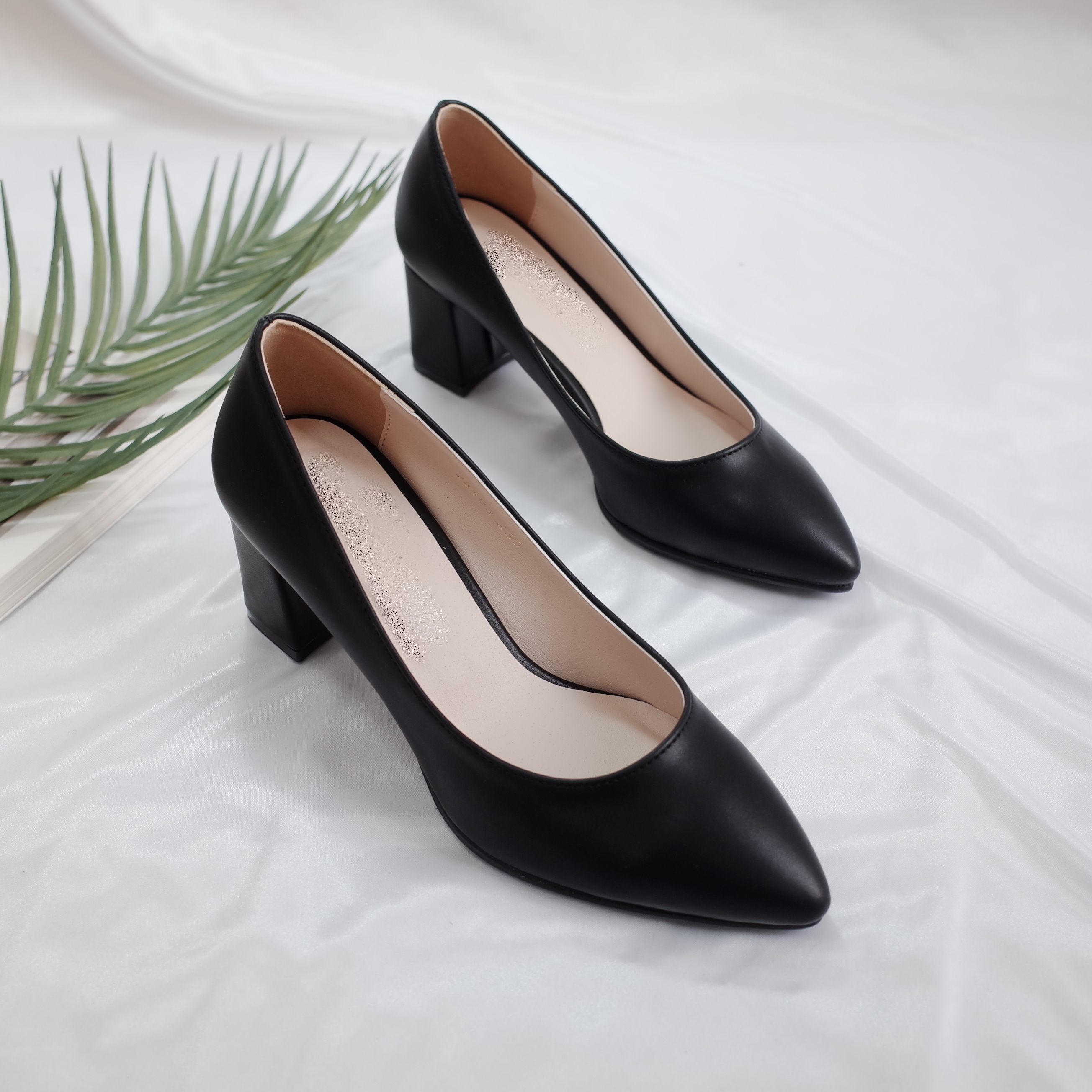 <b><p>Korean 6cm Sletto The Midd Hl pump Pointed</p></b><b><p>韓国語 6センチメートル スティレット 厚底 ミドルヒール パンプス 最高の鼻 Liuling_2</p></b><br /><br /><p align='center'>