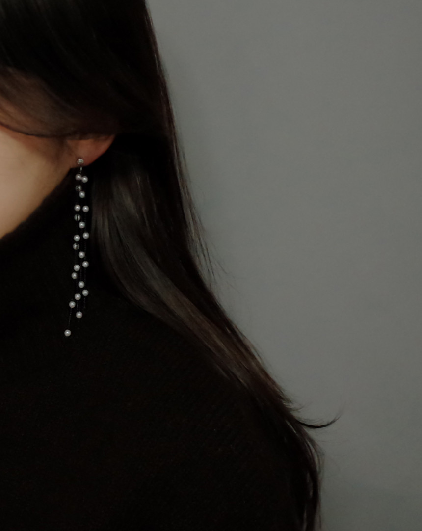 <b><p>NO.87 Rainy Day Pearl drop Stylish Chic Unique</p></b><b><p>NO.87 レイニーデイ パールドロップイヤリング スタイリッシュな シックな ユデザイン</p></b><br /><br /><p align='center'>