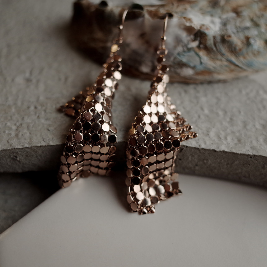 <b><p>NO103 Mesh pickle Three-dimensional earrings</p></b><b><p>NO103 メッシュさらさら 立体的なイヤリング スタイリな シックな ユニーデザイン</p></b><br /><br /><p align='center'>