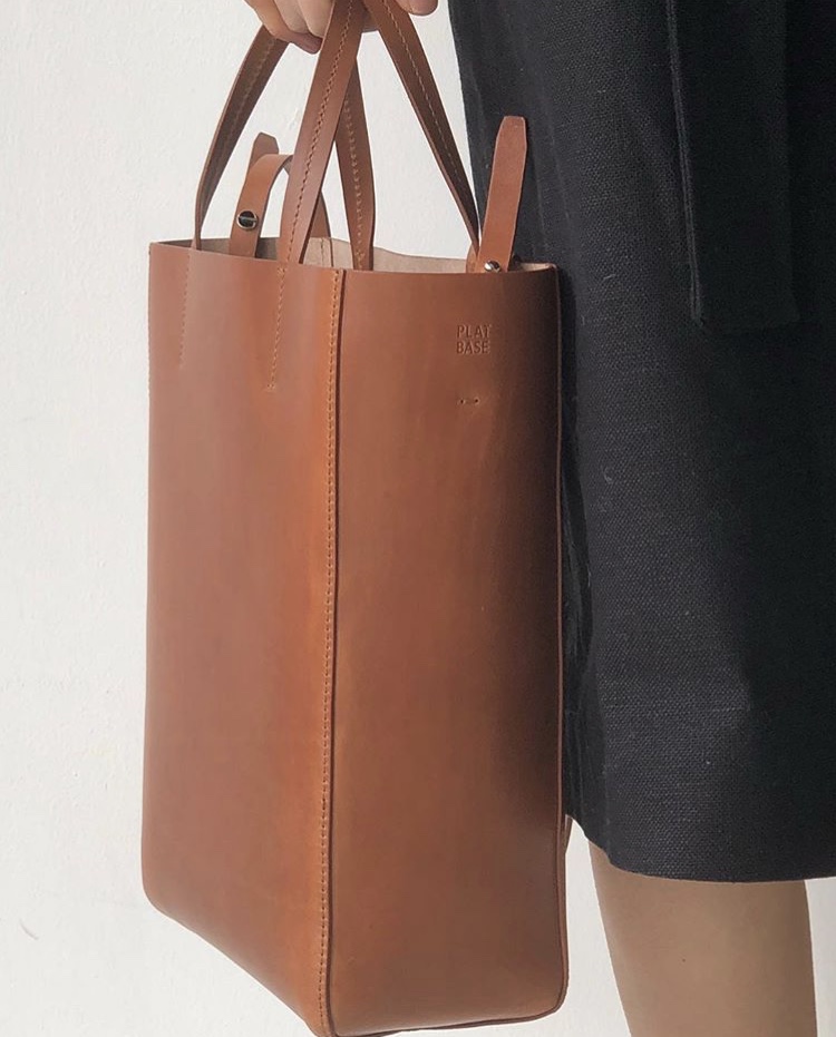 <b><p>Flat Base ket ck Briefc New Scrch Bottled</p></b><b><p>フラットベースバスケットバックスバッグスベクス身上スクロールトートバックスショルダーバッグplatb</p></b><br /><br /><p align='center'>