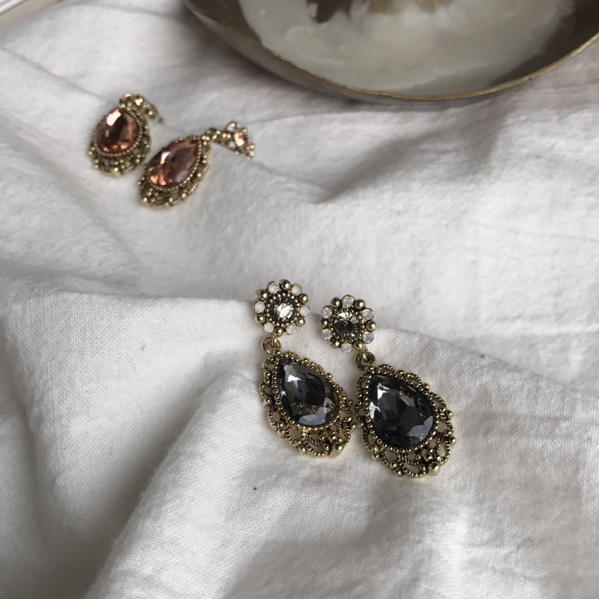 <b><p>Possible eaves Tab Cubic Prl Antique Drop</p></b><b><p>グィチ可能 タブ キュービック真珠 アンティーク ドロップ イヤリング 5色 フェミニンな感性ムード</p></b><br /><br /><p align='center'>