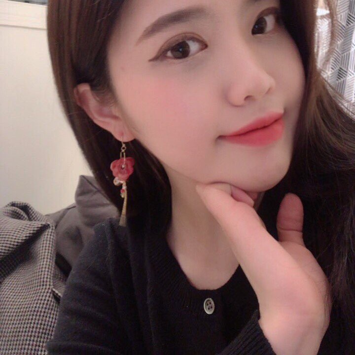 <b><p>recomndation Dried Rose Flower Earngs Girl</p></b><b><p>おすすめ 乾燥バラの花のイヤリング 女性コーディネート シンプルな フェミニンな</p></b><br /><br /><p align='center'>