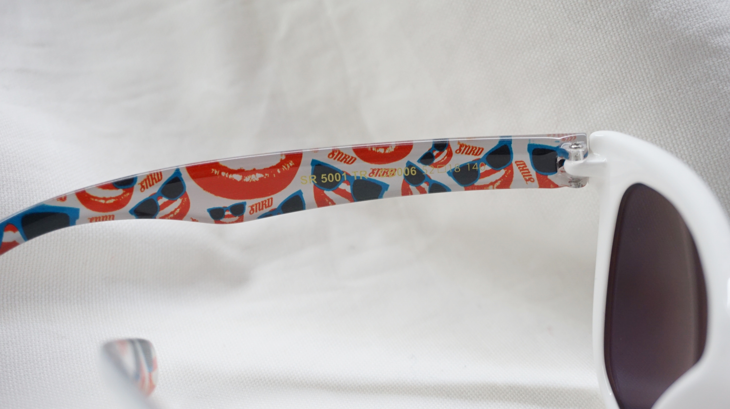 <b><p>SNRD sunglasses light Sporty Kean</p></b><b><p>SNRDサングラス 軽い スポーティーな 韓国語</p></b><br /><br /><p align='center'>