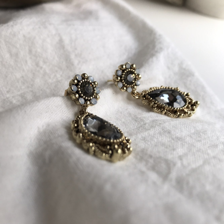 <b><p>Possible eaves Tab Cubic Prl Antique Drop</p></b><b><p>グィチ可能 タブ キュービック真珠 アンティーク ドロップ イヤリング 5色 フェミニンな感性ムード</p></b><br /><br /><p align='center'>