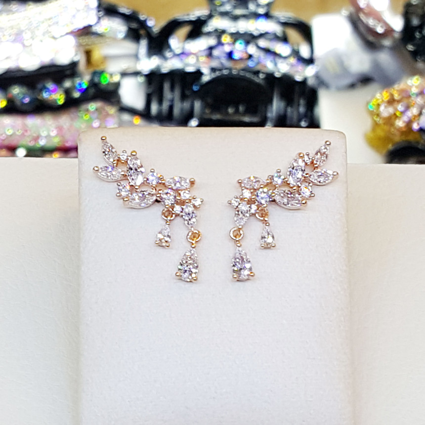 <b><p>Bollare Ehook Point Q Ergs SPE410 Stylish</p></b><b><p>ボラレ グィトインポイントQイヤリング SPE410 洗練されたスタイル 特別な</p></b><br /><br /><p align='center'>