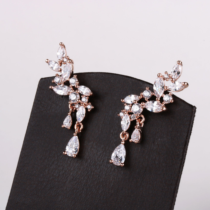 <b><p>Bollare Ehook Point Q Ergs SPE410 Stylish</p></b><b><p>ボラレ グィトインポイントQイヤリング SPE410 洗練されたスタイル 特別な</p></b><br /><br /><p align='center'>