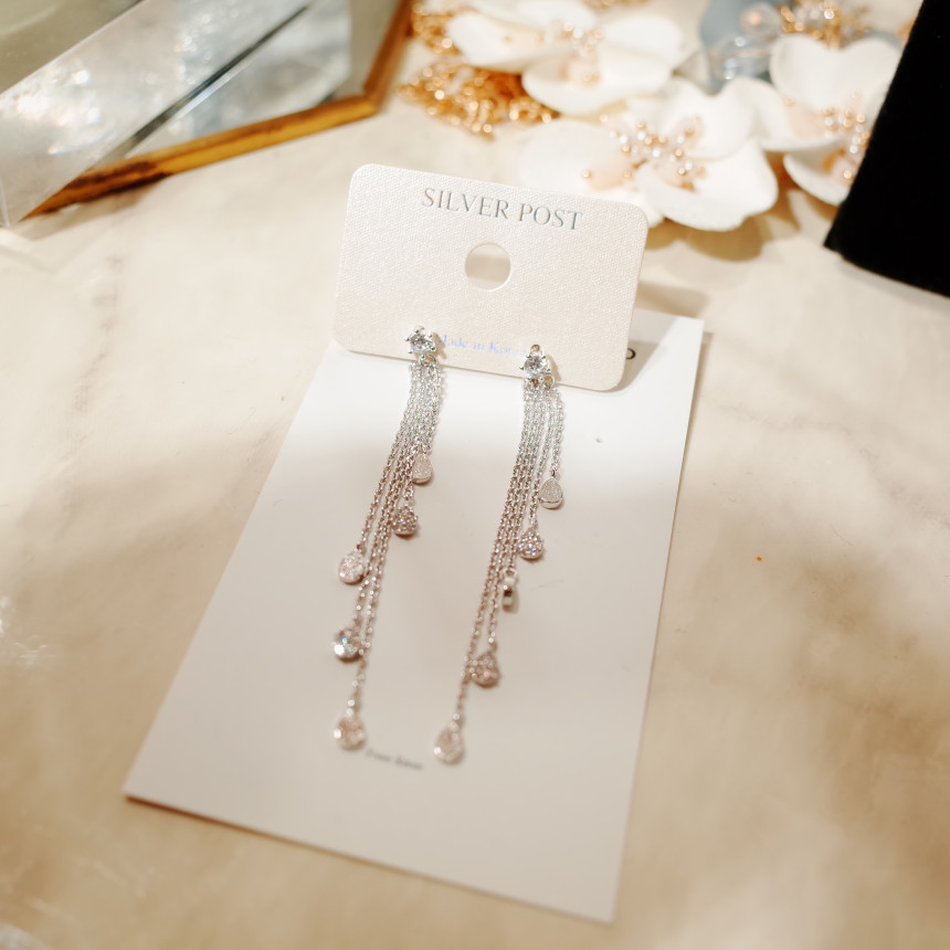 <b><p>water drop Cubic earring</p></b><b><p>水滴 ドロップ キュービック イヤリング</p></b><br /><br /><p align='center'>