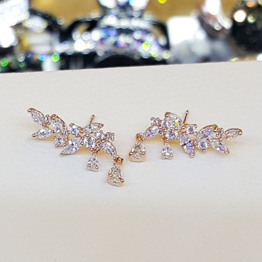 <b><p>Bollare Ehook Point Q Ergs SPE410 Stylish</p></b><b><p>ボラレ グィトインポイントQイヤリング SPE410 洗練されたスタイル 特別な</p></b><br /><br /><p align='center'>