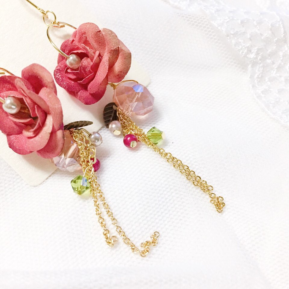 <b><p>recomndation Dried Rose Flower Earngs Girl</p></b><b><p>おすすめ 乾燥バラの花のイヤリング 女性コーディネート シンプルな フェミニンな</p></b><br /><br /><p align='center'>