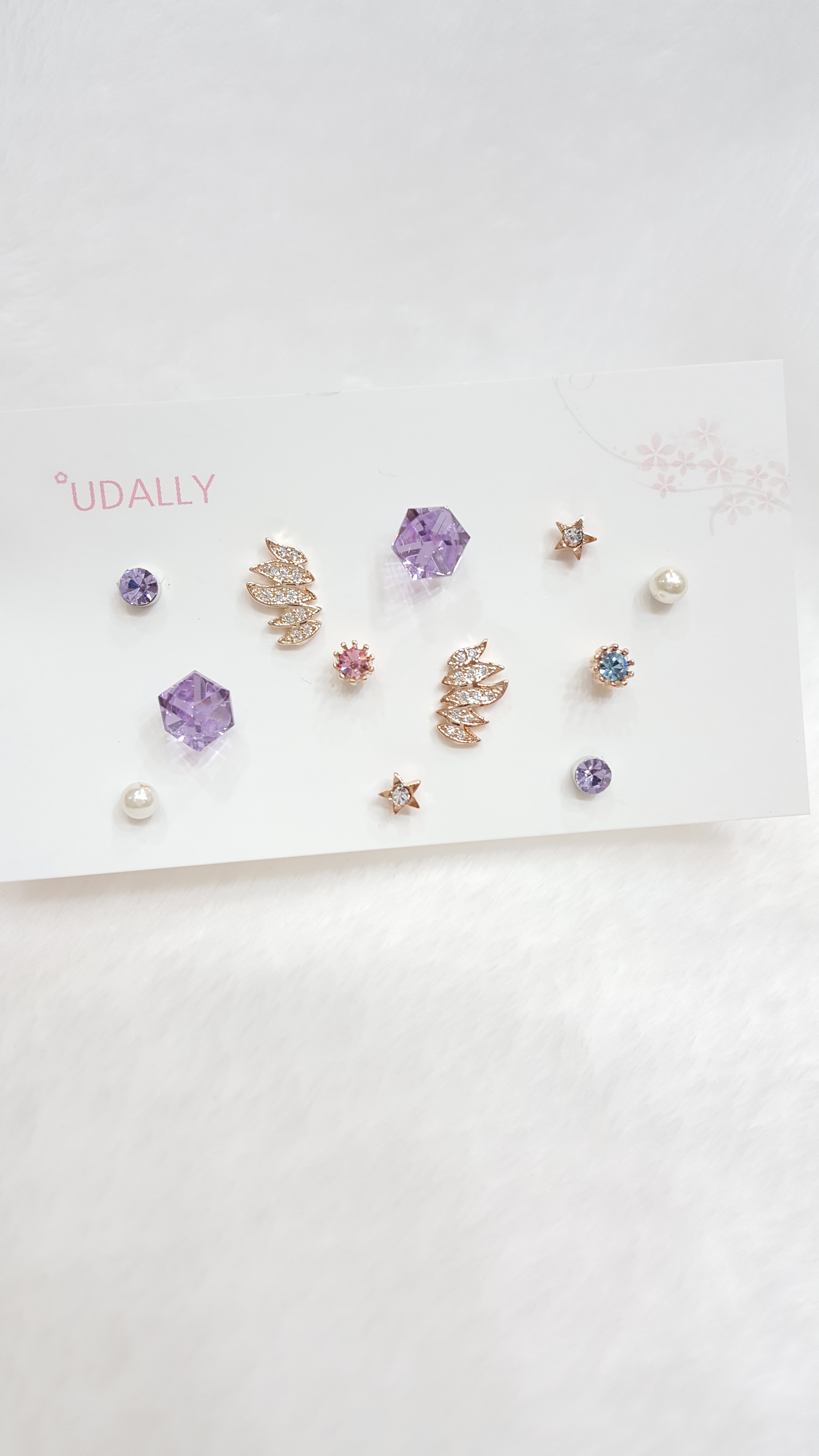 <b><p>wing Look at the lavender. Sisfactory Easy</p></b><b><p>翼 ラベンダー紫 満足のいく 愛ウム 簡単スタイル 清純イヤリング デートルック</p></b><br /><br /><p align='center'>