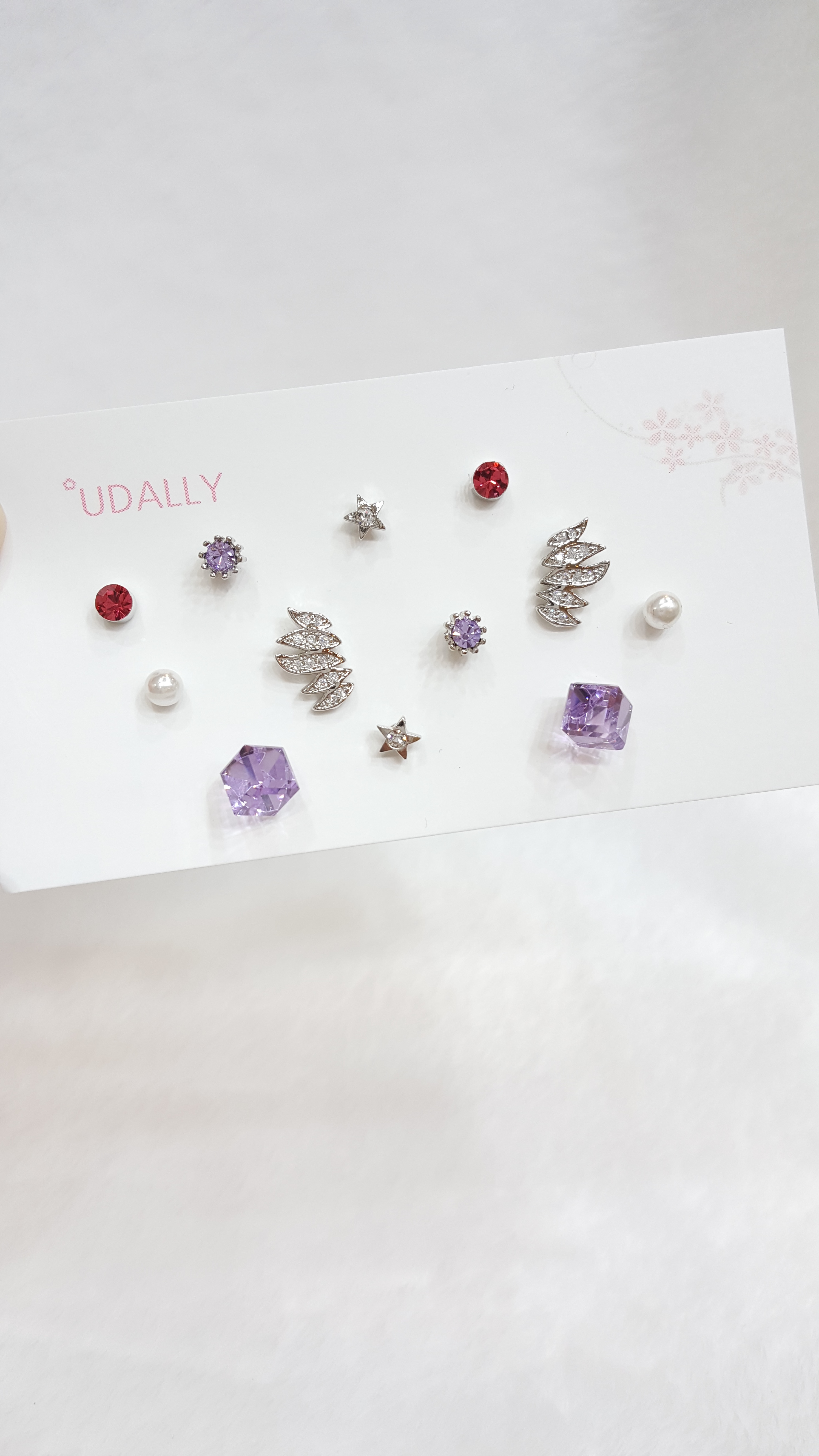 <b><p>wing Look at the lavender. Sisfactory Easy</p></b><b><p>翼 ラベンダー紫 満足のいく 愛ウム 簡単スタイル 清純イヤリング デートルック</p></b><br /><br /><p align='center'>