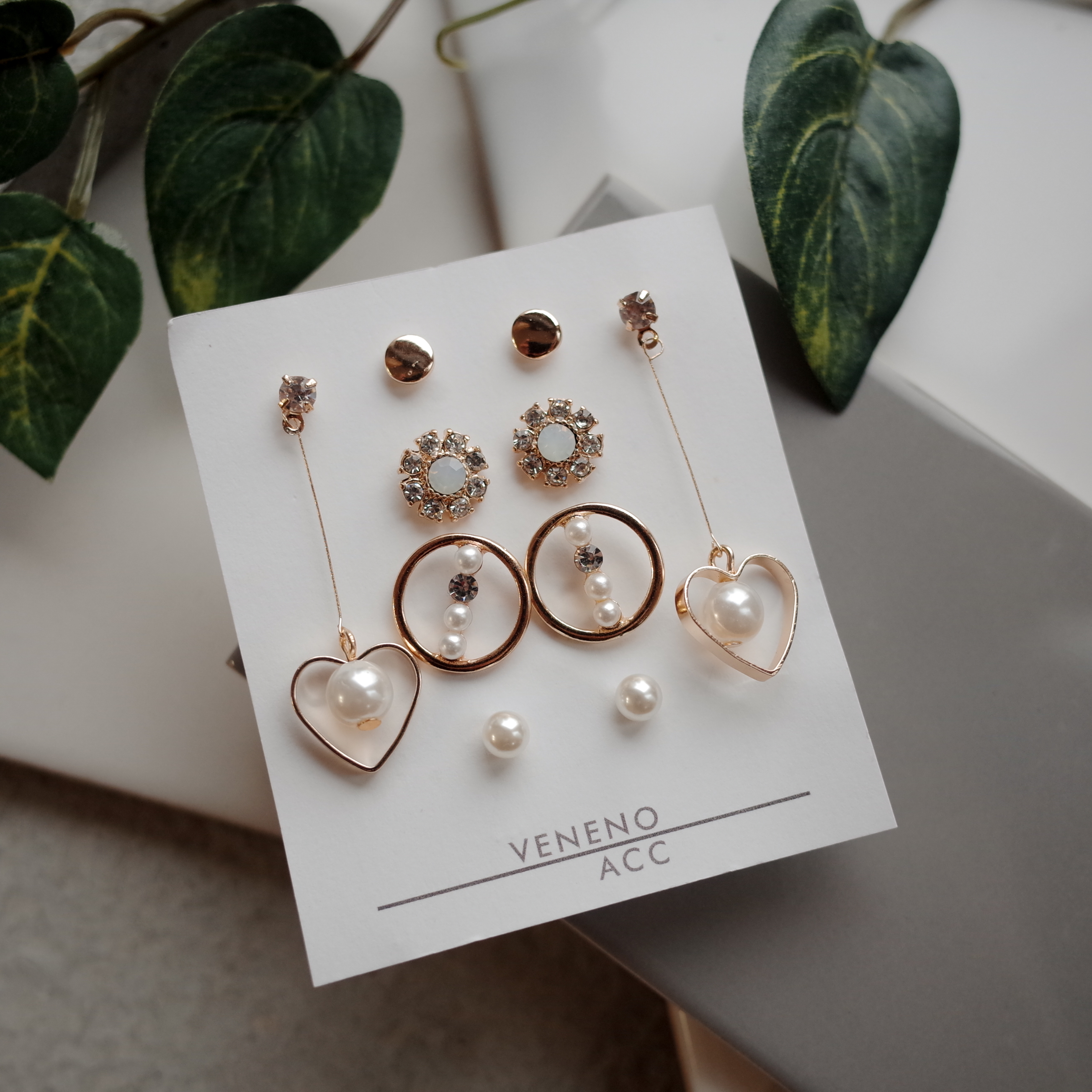 <b><p>White Day Lovely SET Earrings Stylish Unique</p></b><b><p>ホワイトデー ラブリーSETイヤリング スタイリッシュな ユニークなデザイン ベーシッ</p></b><br /><br /><p align='center'>