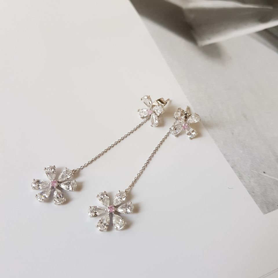 <b><p>JOY COLLECTION Mourning spr Flower Bl earr</p></b><b><p>喜び コレクション 無排 春 花 ブリンブリン イヤグ ドロップ フラワー デイリー</p></b><br /><br /><p align='center'>