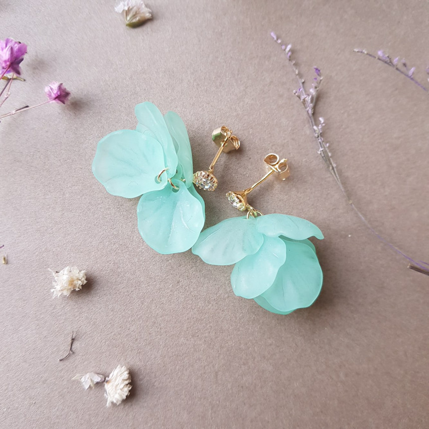 <b><p>Judy Cubic Petaloma Ha Drop Earrings 5cor</p></b><b><p>ジュディ キュービック 花びらホマイカ ドロップイヤリング 5色 女性コーネート</p></b><br /><br /><p align='center'>