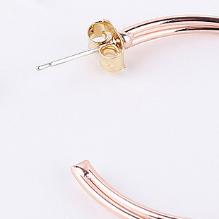 <b><p>Sina cross open rg ear Look-Ahd Crdtion Casual</p></b><b><p>品川 クロス オープン リング イヤ 出勤ルックコーディネート カジュアルな スタイリッシュ</p></b><br /><br /><p align='center'>