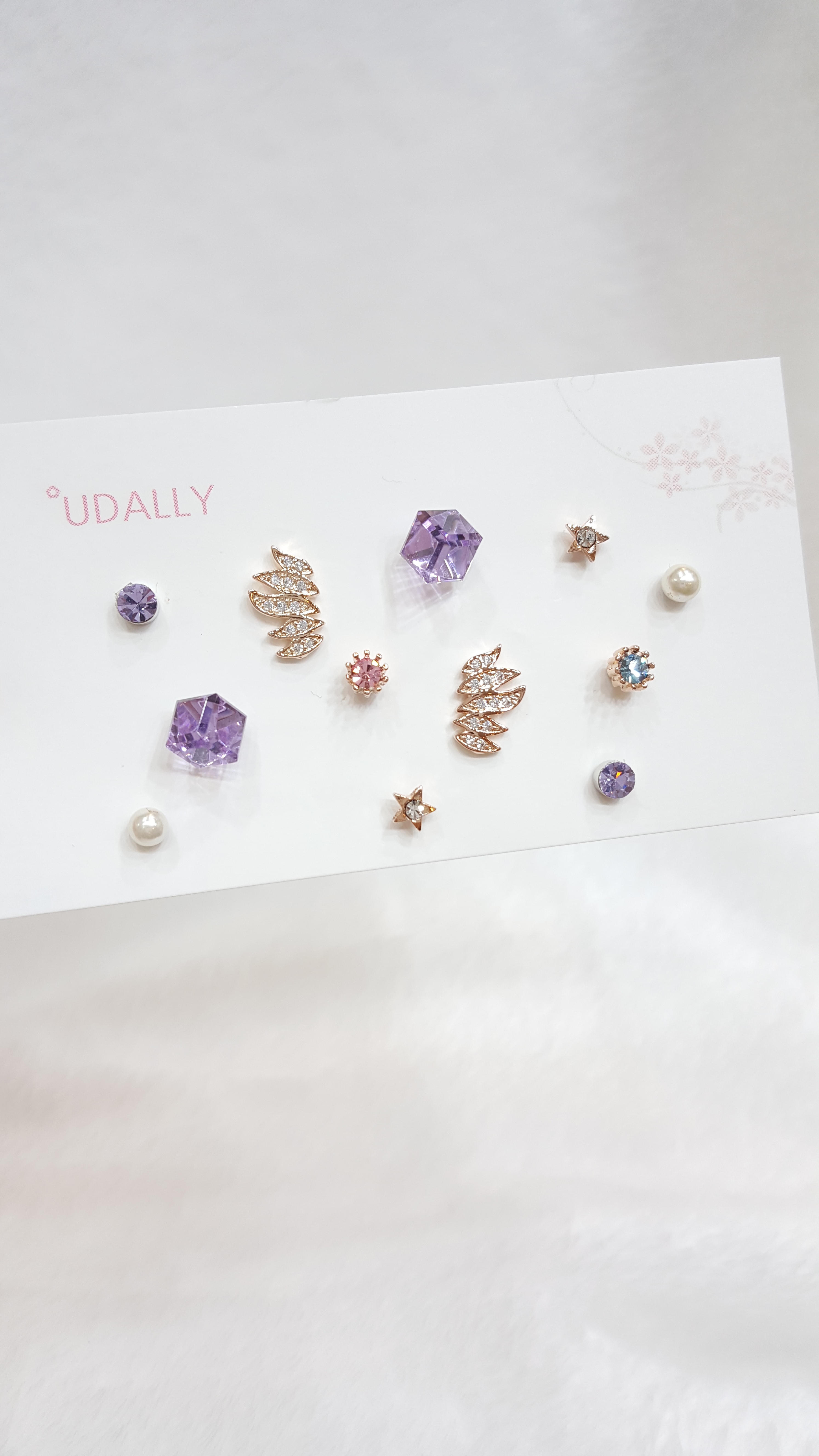 <b><p>wing Look at the lavender. Sisfactory Easy</p></b><b><p>翼 ラベンダー紫 満足のいく 愛ウム 簡単スタイル 清純イヤリング デートルック</p></b><br /><br /><p align='center'>