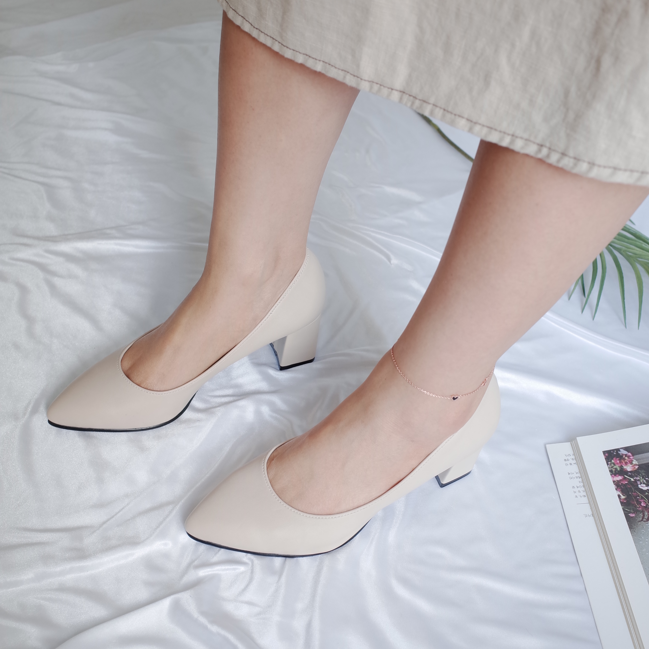 <b><p>Korean 6cm Sletto The Midd Hl pump Pointed</p></b><b><p>韓国語 6センチメートル スティレット 厚底 ミドルヒール パンプス 最高の鼻 Liuling_2</p></b><br /><br /><p align='center'>