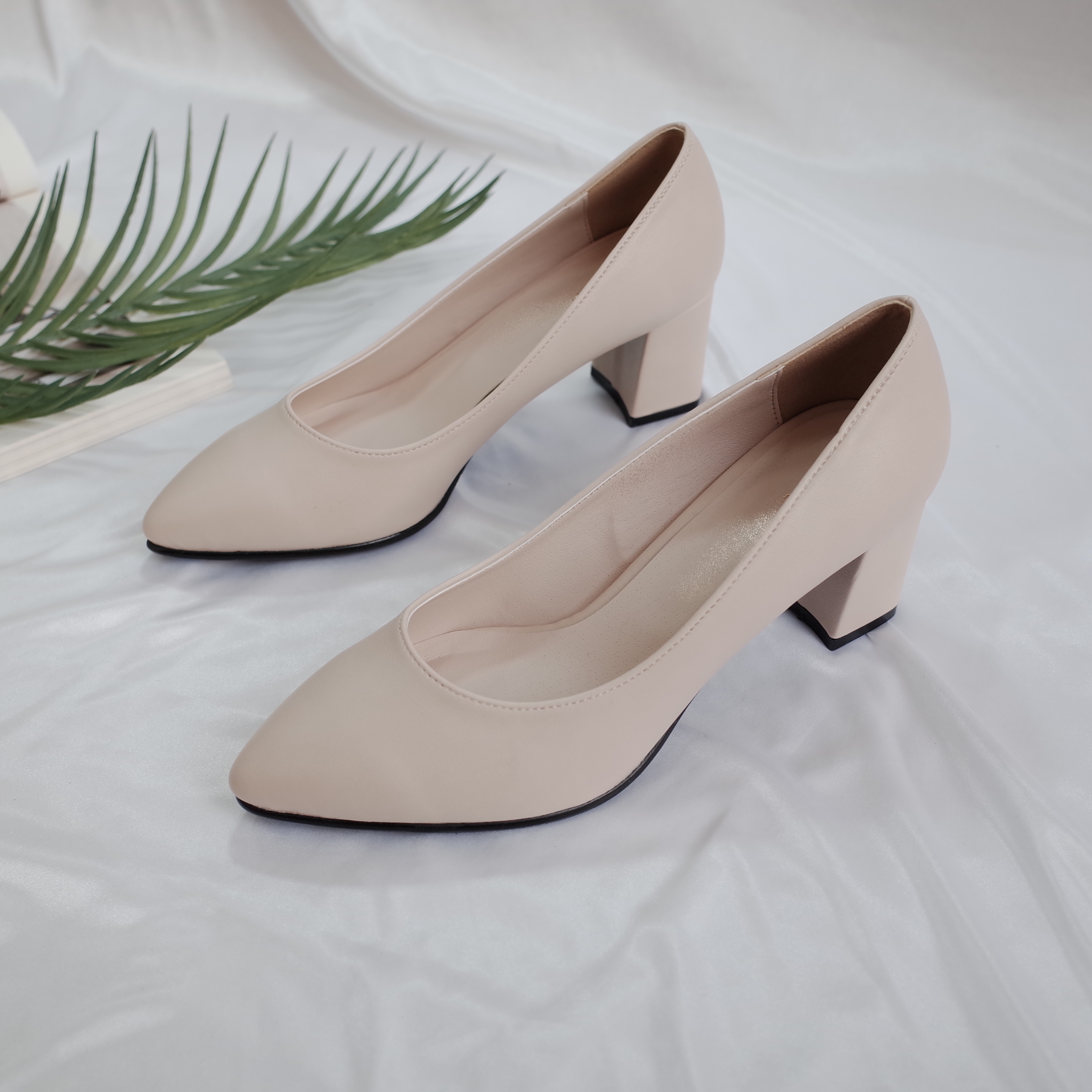 <b><p>Korean 6cm Sletto The Midd Hl pump Pointed</p></b><b><p>韓国語 6センチメートル スティレット 厚底 ミドルヒール パンプス 最高の鼻 Liuling_2</p></b><br /><br /><p align='center'>