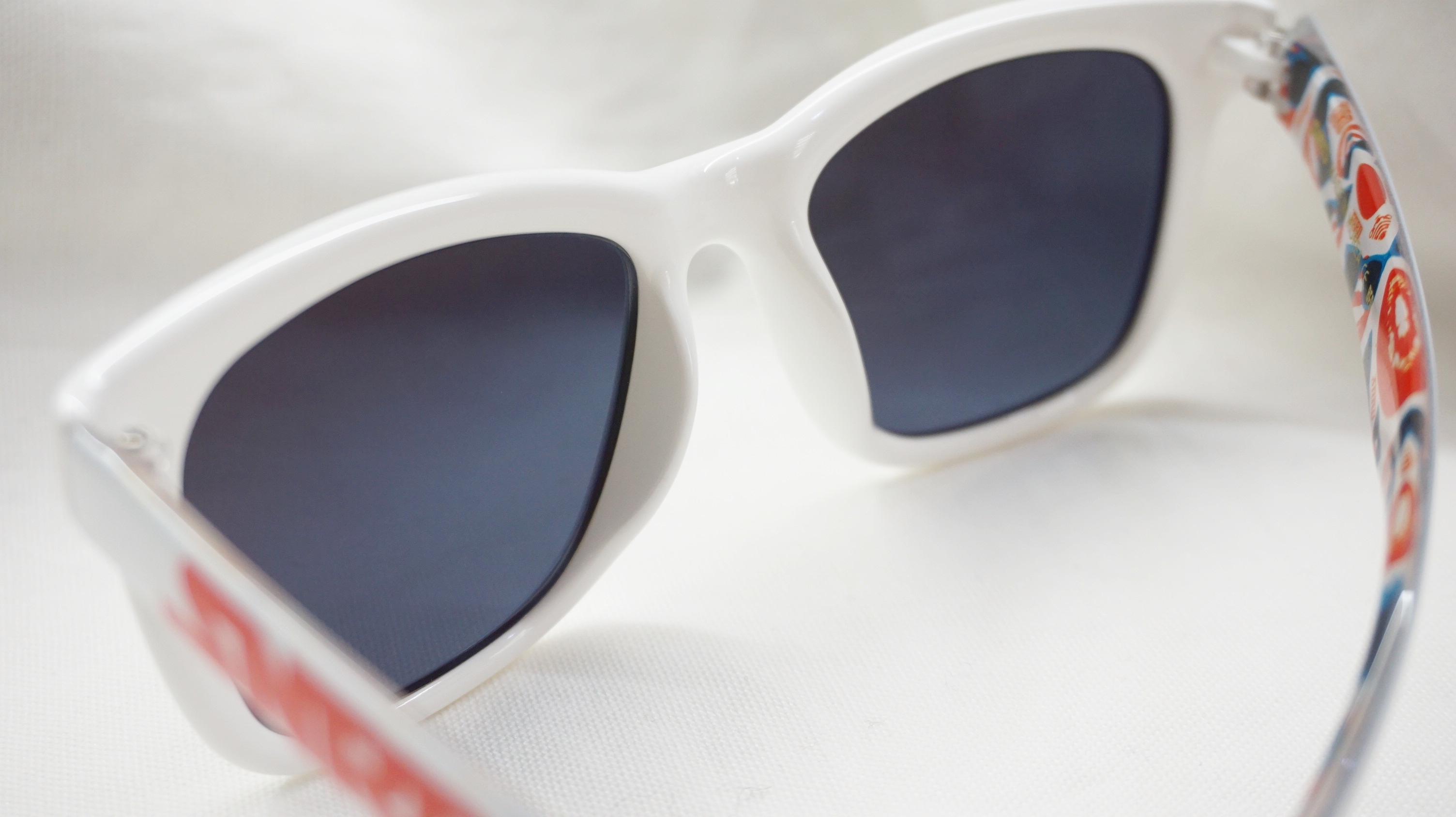 <b><p>SNRD sunglasses light Sporty Kean</p></b><b><p>SNRDサングラス 軽い スポーティーな 韓国語</p></b><br /><br /><p align='center'>