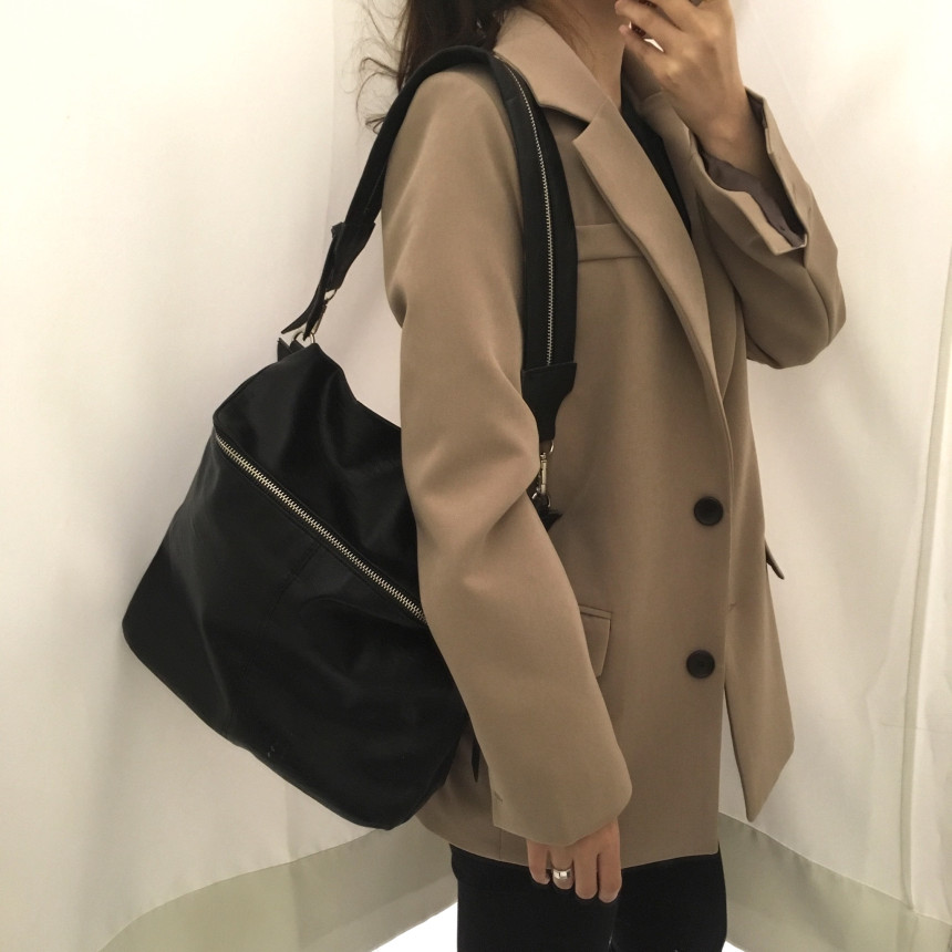 <b><p>Zip Up Daily Bag Modern Look Crdination Advanced</p></b><b><p>ジッパーデイリーバックモダンルックコーディネート高級カジュアルバック結婚式女性のショルダーバッグクロ</p></b><br /><br /><p align='center'>