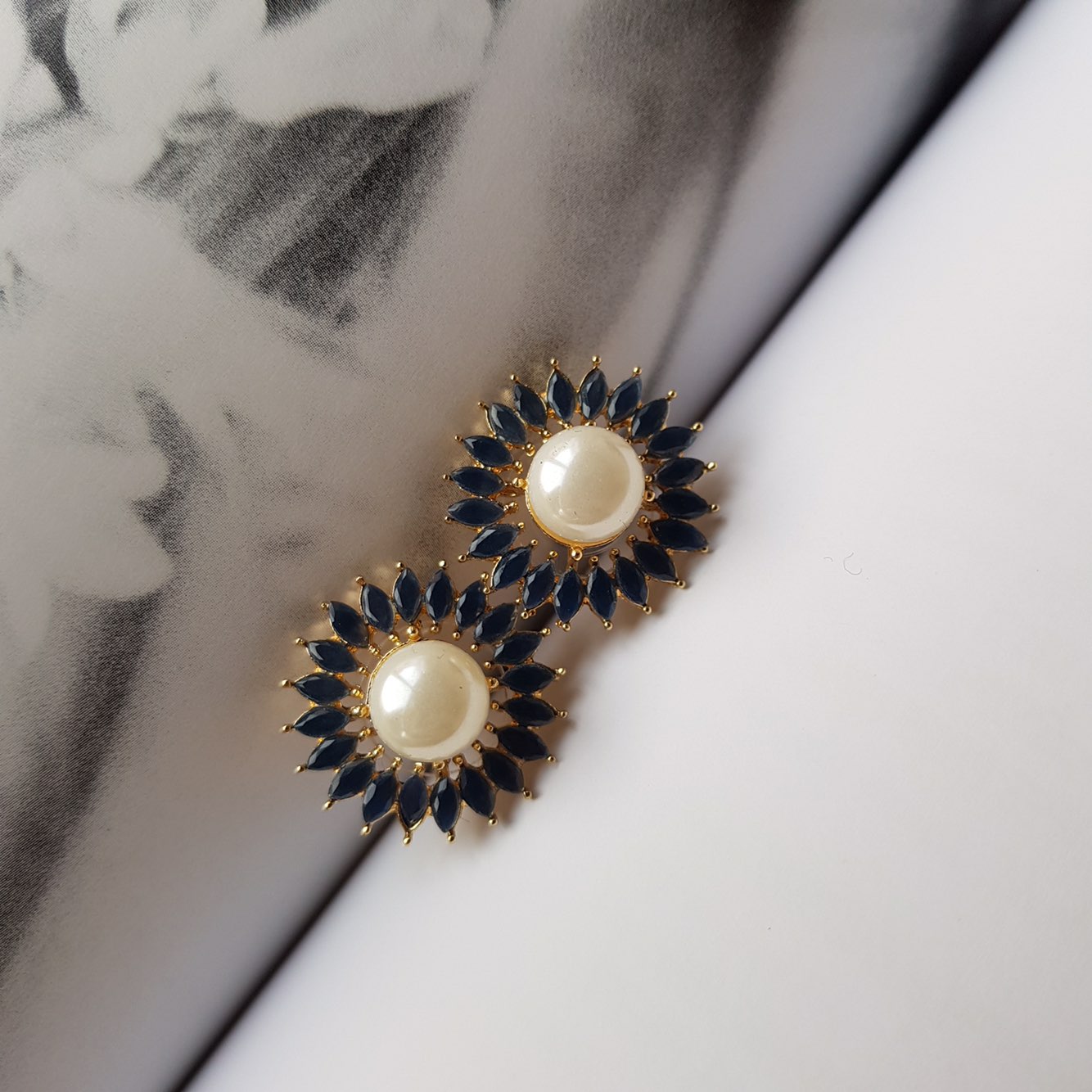 <b><p>Trout nucle Pearl Daily Erings Dp Cubic Antique</p></b><b><p>トゥルーラブ 核 真珠 デイリーピアス ドロップ キュービック アンティーク 洗練された</p></b><br /><br /><p align='center'>