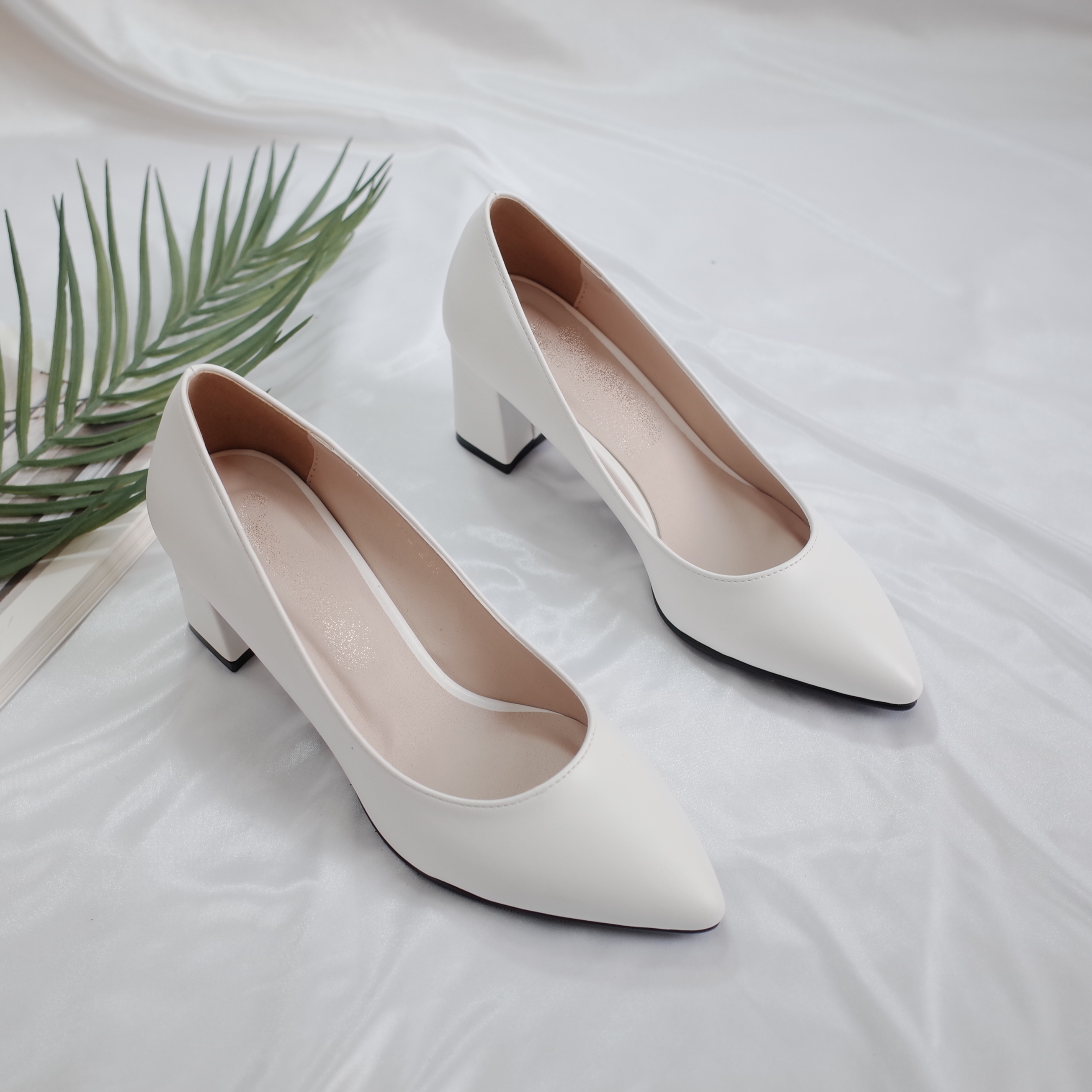 <b><p>Korean 6cm Sletto The Midd Hl pump Pointed</p></b><b><p>韓国語 6センチメートル スティレット 厚底 ミドルヒール パンプス 最高の鼻 Liuling_2</p></b><br /><br /><p align='center'>