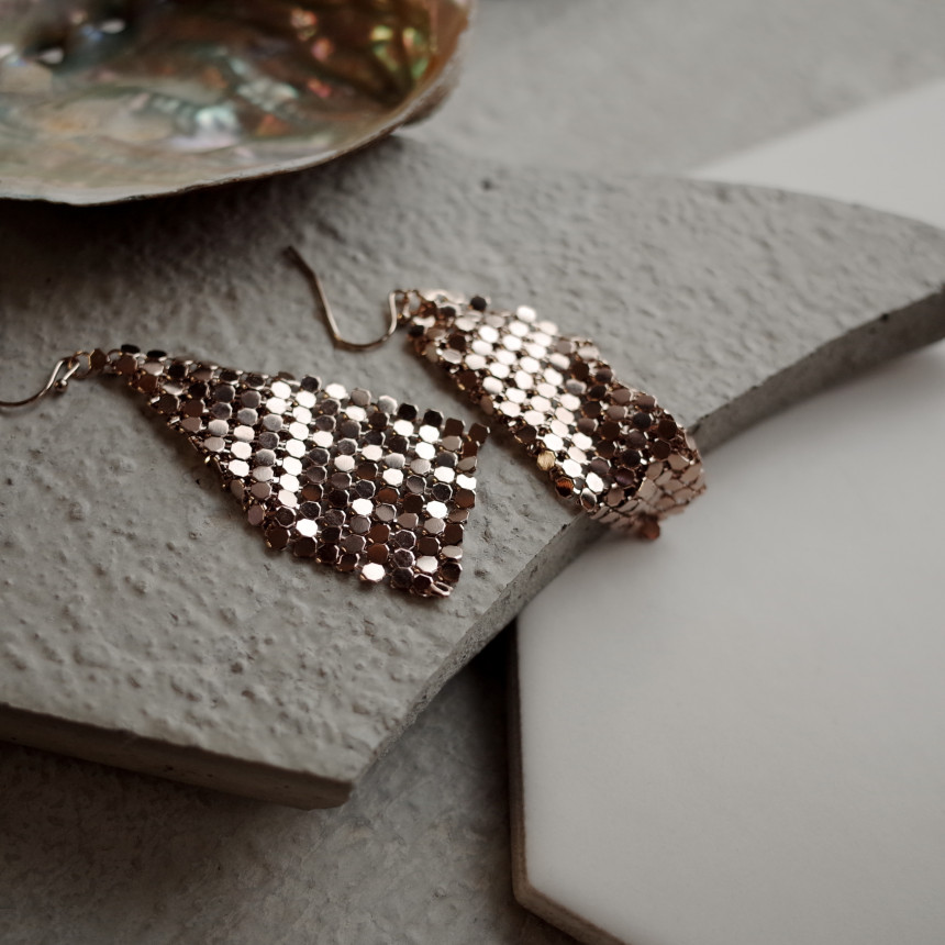 <b><p>NO103 Mesh pickle Three-dimensional earrings</p></b><b><p>NO103 メッシュさらさら 立体的なイヤリング スタイリな シックな ユニーデザイン</p></b><br /><br /><p align='center'>