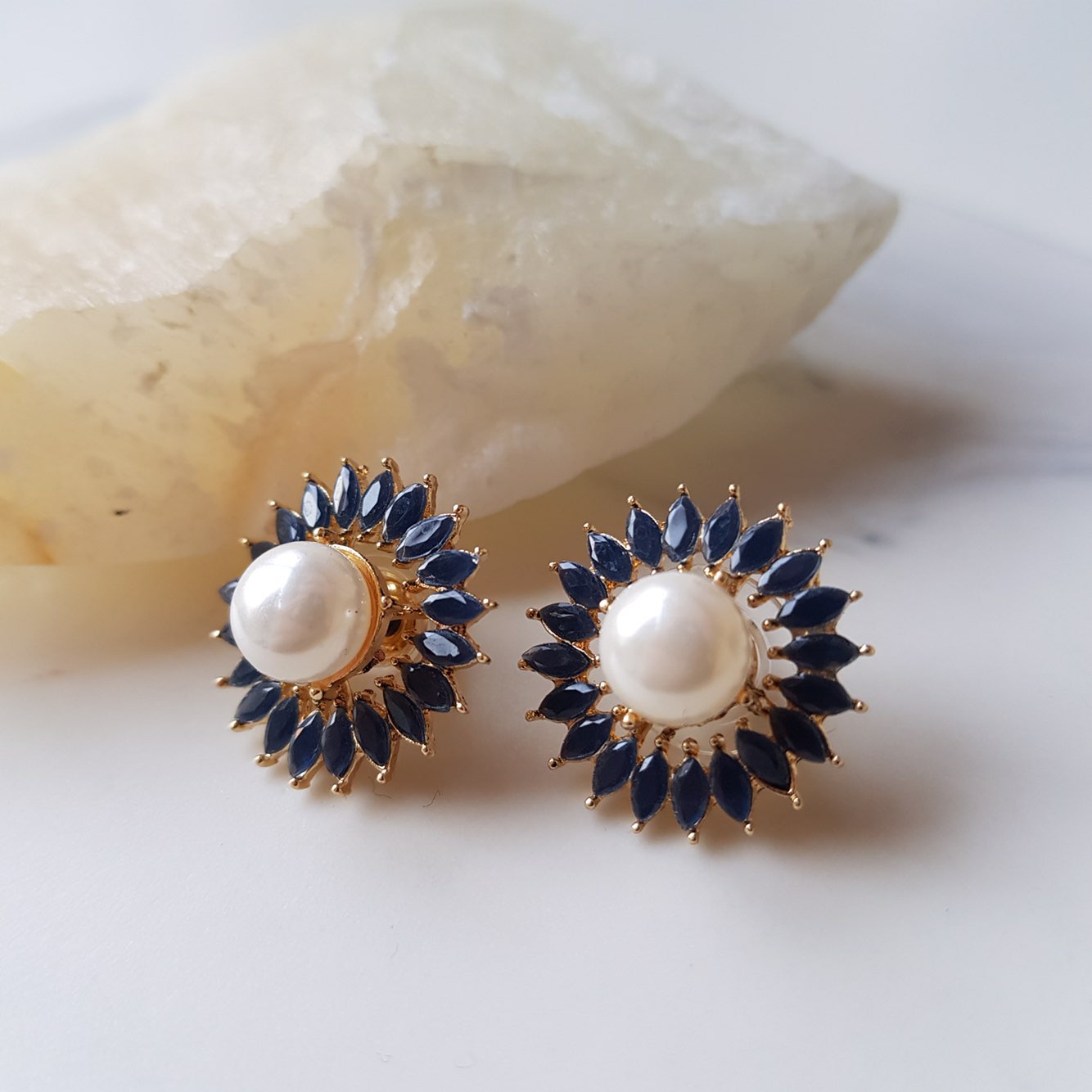 <b><p>Trout nucle Pearl Daily Erings Dp Cubic Antique</p></b><b><p>トゥルーラブ 核 真珠 デイリーピアス ドロップ キュービック アンティーク 洗練された</p></b><br /><br /><p align='center'>