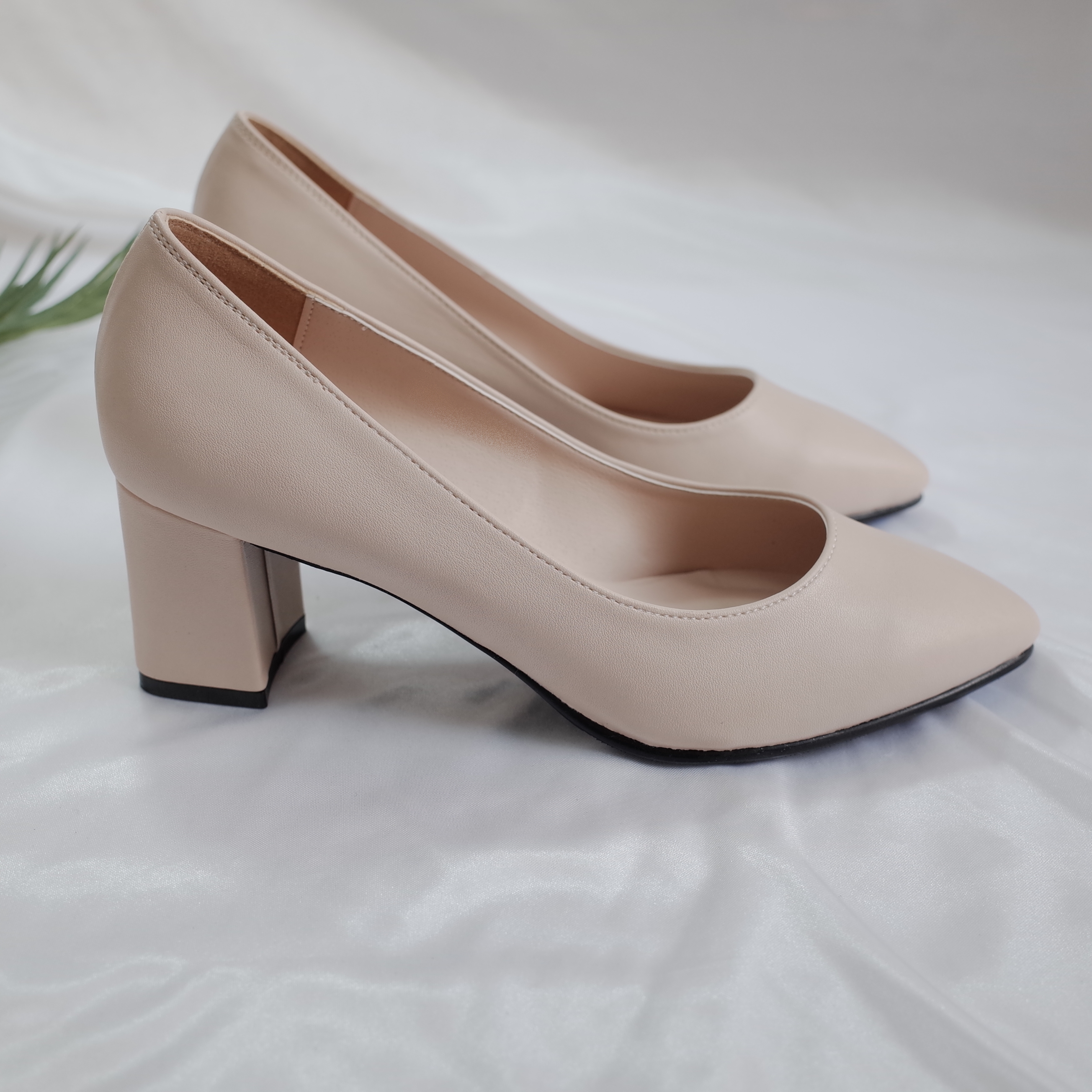 <b><p>Korean 6cm Sletto The Midd Hl pump Pointed</p></b><b><p>韓国語 6センチメートル スティレット 厚底 ミドルヒール パンプス 最高の鼻 Liuling_2</p></b><br /><br /><p align='center'>