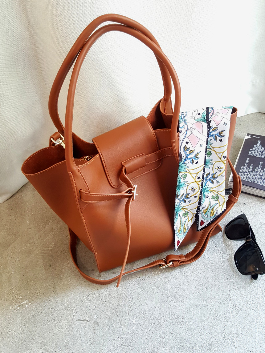 <b><p>Clooney twenties female younger Missy Lk</p></b><b><p>無排クルーニー20代の女性若いズームマミクロルックビッグバッグバケットバッグ外出ルックコーディネート</p></b><br /><br /><p align='center'>