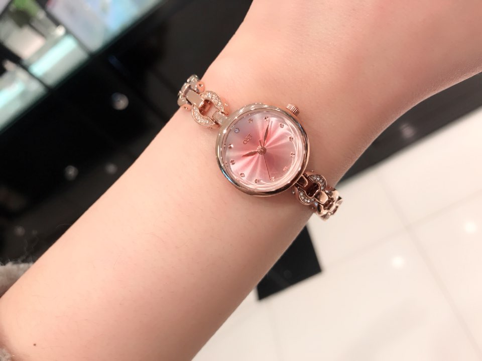 <b><p>OST Twinkle fe bracet mal watch OTW118301TSS</p></b><b><p>OST トゥインクル女性ブレスレットメタル時計 OTW118301TSS TPP</p></b><br /><br /><p align='center'>