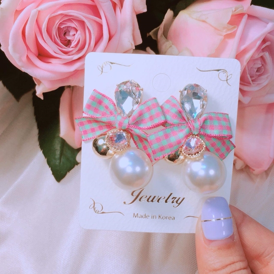 <b><p>Alsaan Ribbon earrings Good pot cycle Bl-bl</p></b><b><p>アルサタン リボンピアス ポイントサイクル良い ケバケバした ユニークアクセサリー</p></b><br /><br /><p align='center'>